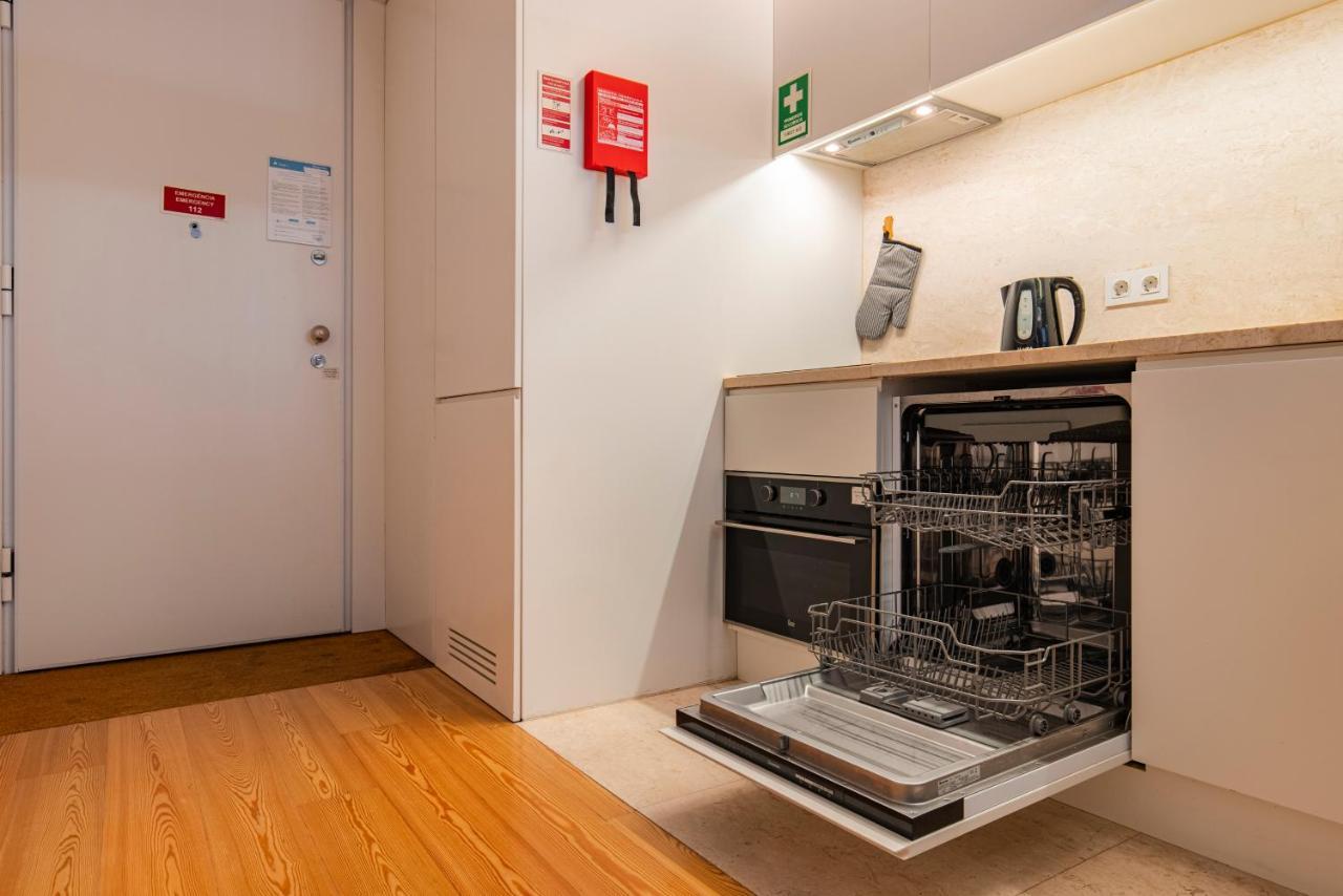 Cozy Downtown Studio By Lovelystay Lisboa Exteriör bild