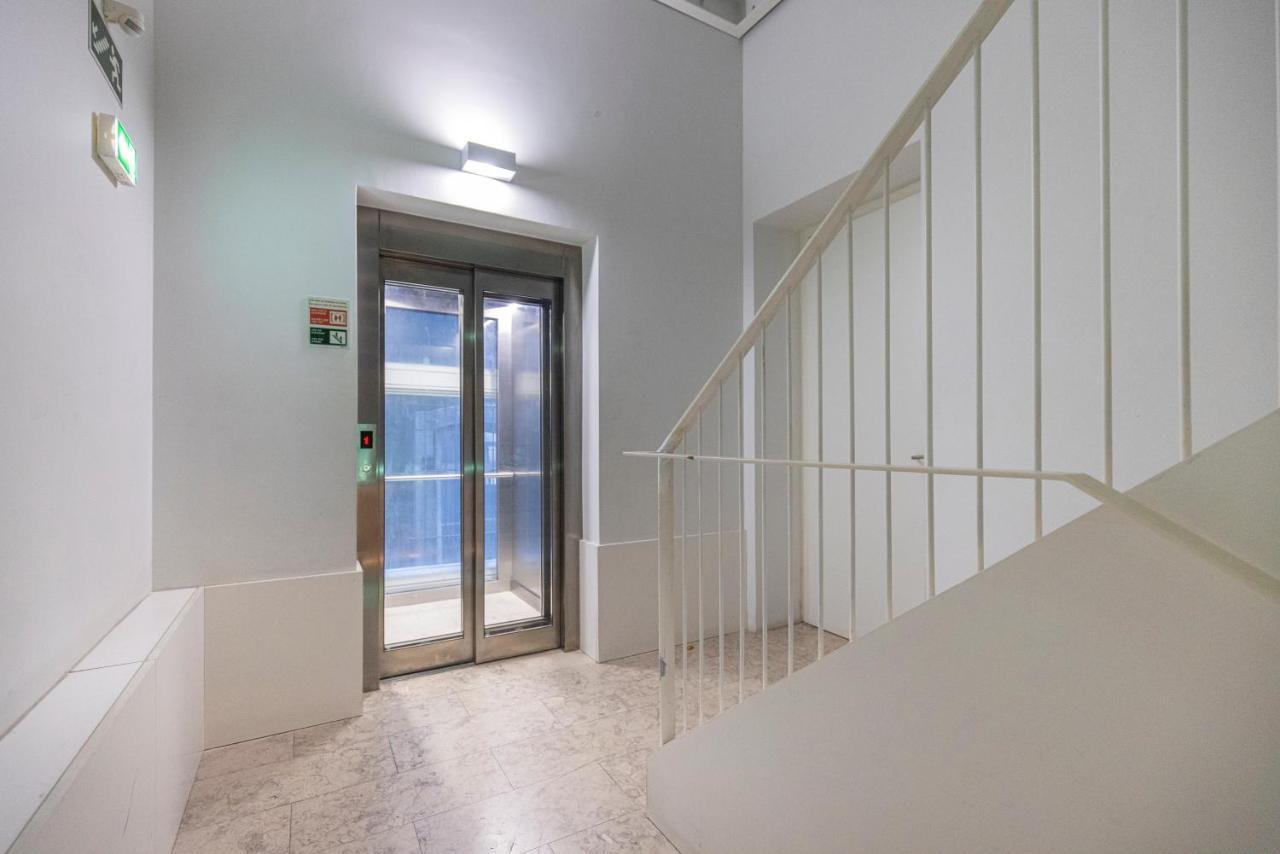 Cozy Downtown Studio By Lovelystay Lisboa Exteriör bild
